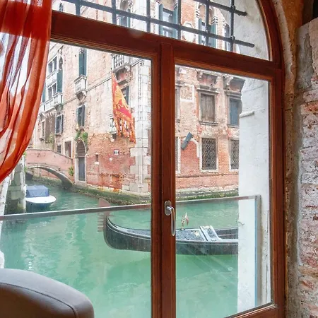 Casa Manina Sul Ponte - Your Private Canal View Venice Exterior photo