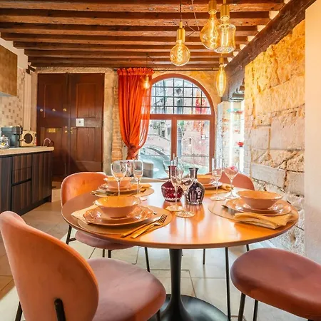 Casa Manina Sul Ponte - Your Private Canal View Venice Exterior photo