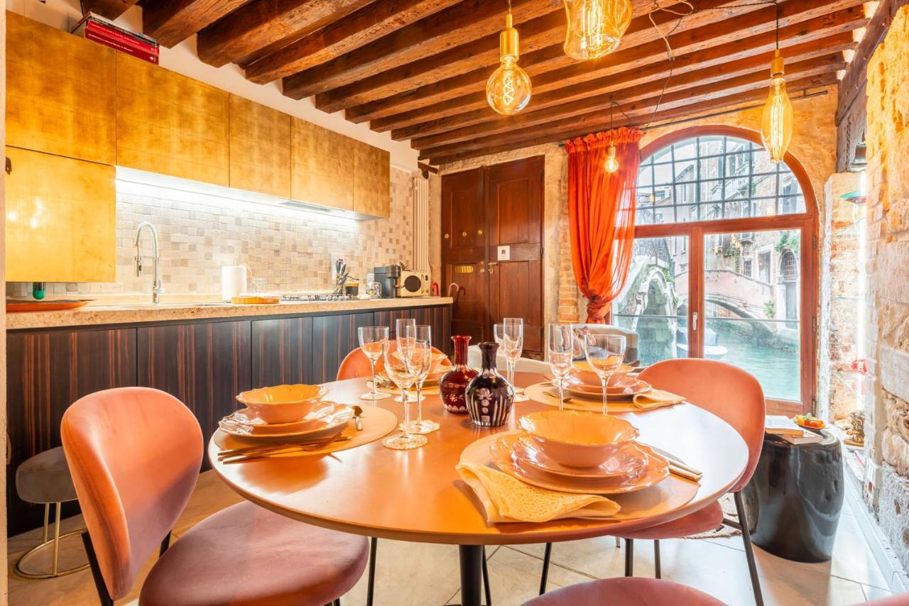 Apartment Casa Manina Sul Ponte - Your Private Canal View Venice