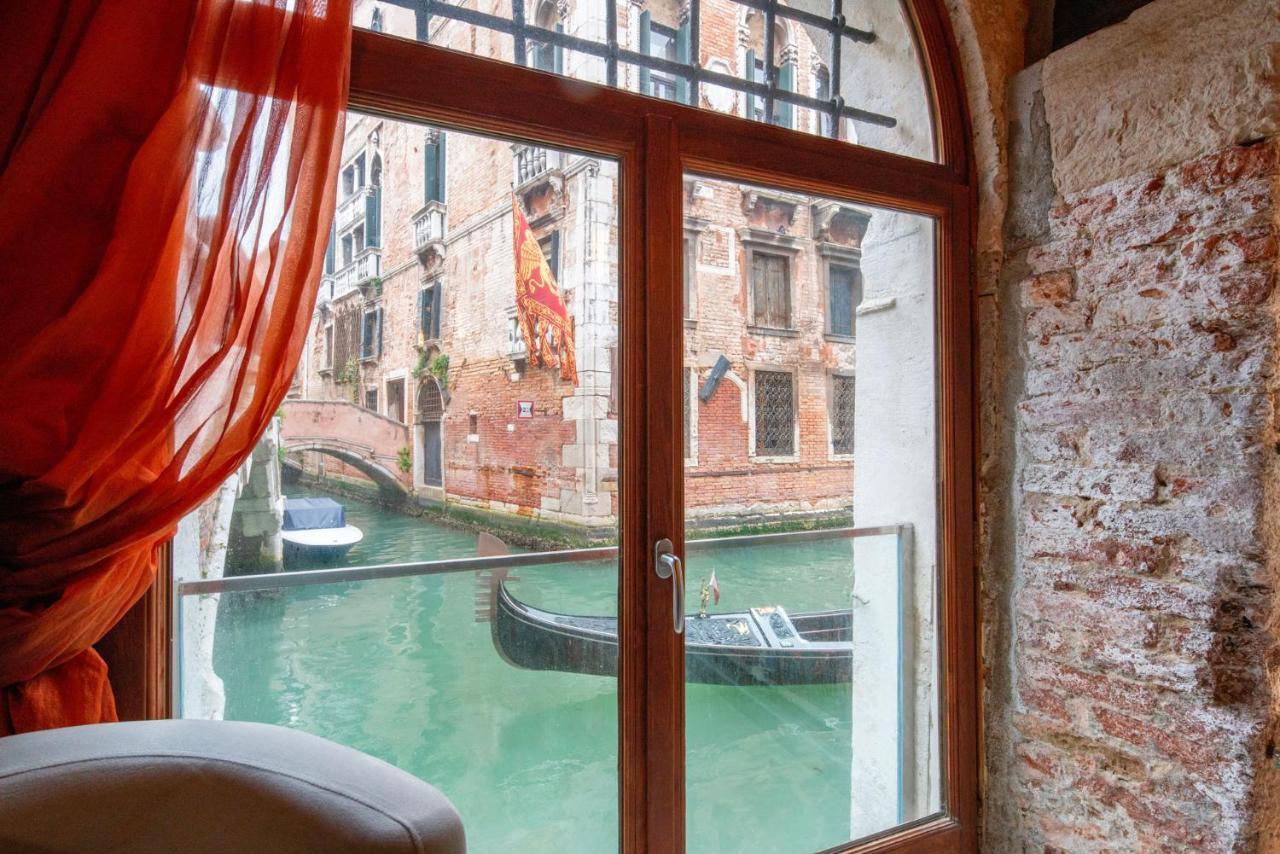 Casa Manina Sul Ponte - Your Private Canal View Apartment