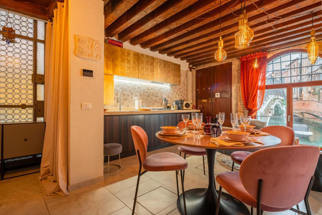 Casa Manina Sul Ponte - Your Private Canal View * Venice