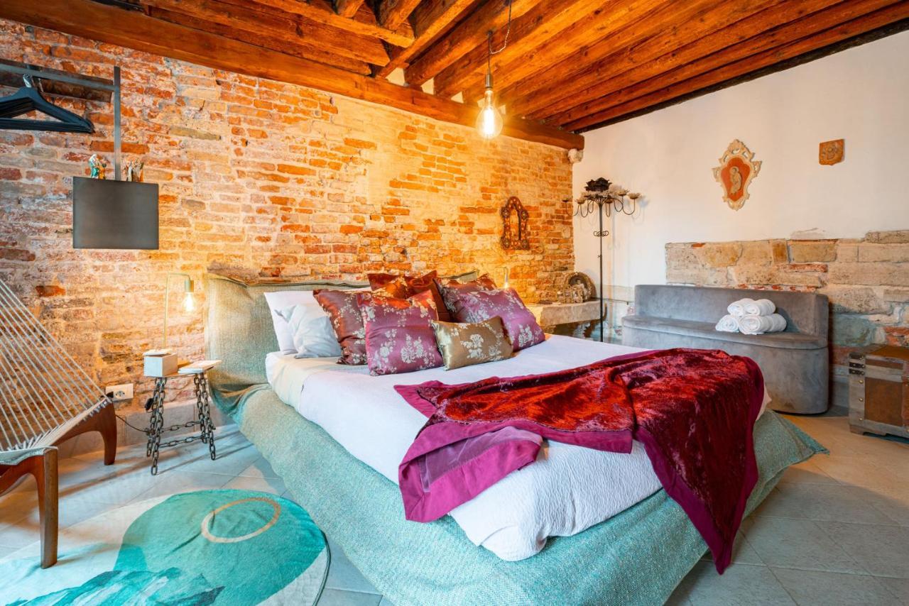 Casa Manina Sul Ponte - Your Private Canal View Venice