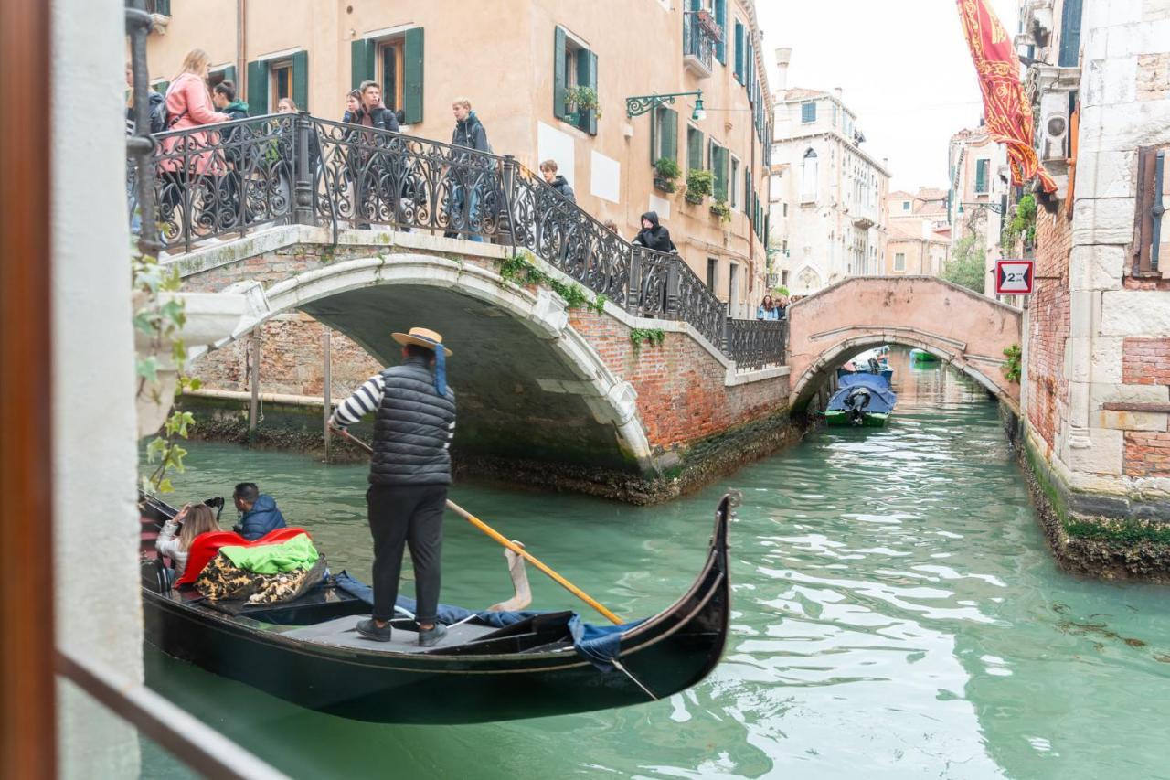Casa Manina Sul Ponte - Your Private Canal View Apartment Venice