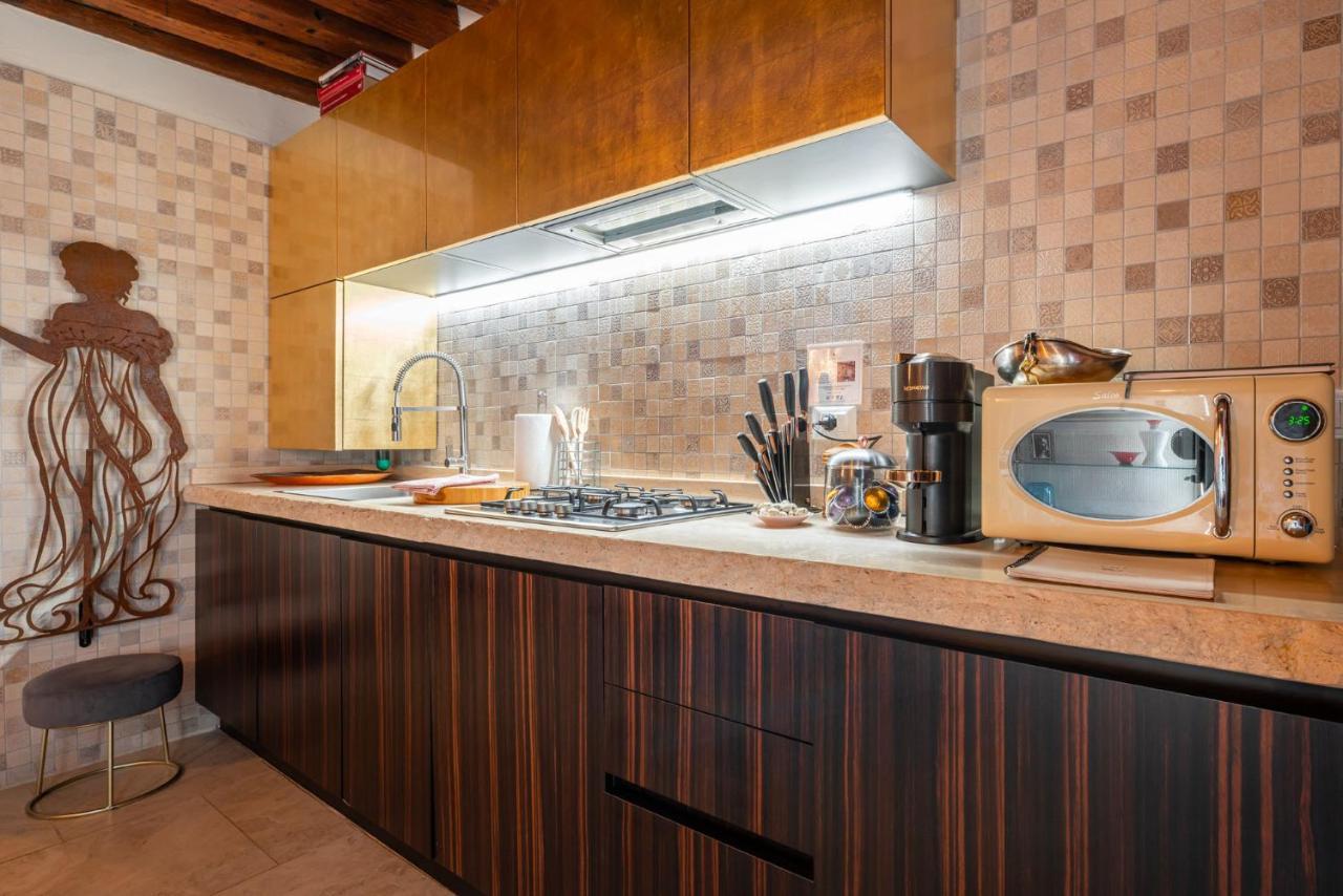 Apartment Casa Manina Sul Ponte - Your Private Canal View Venice