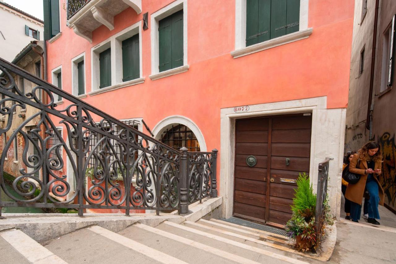Casa Manina Sul Ponte - Your Private Canal View Apartment *