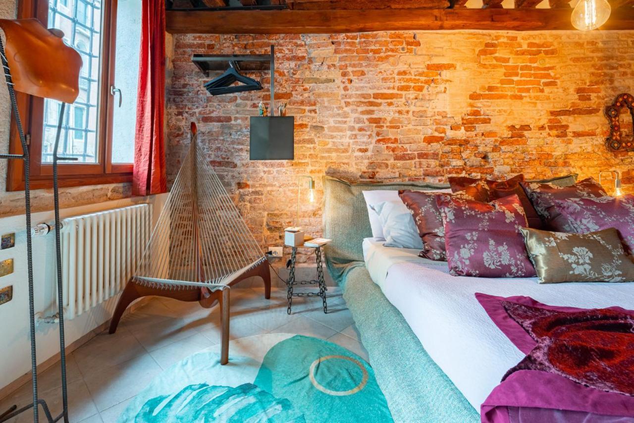 Casa Manina Sul Ponte - Your Private Canal View Apartment Venice