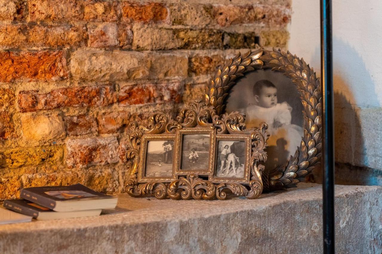 Casa Manina Sul Ponte - Your Private Canal View Apartment Venice